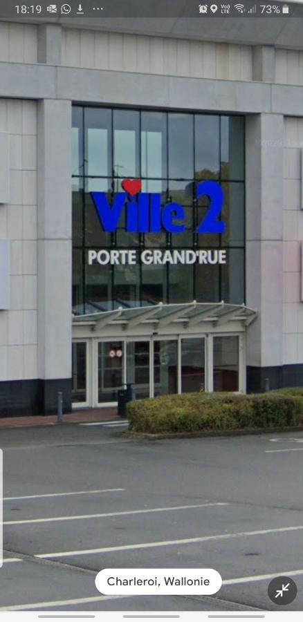 モンティニー＝シュル＝サンブルLe Petit Luxembourgアパートメント エクステリア 写真