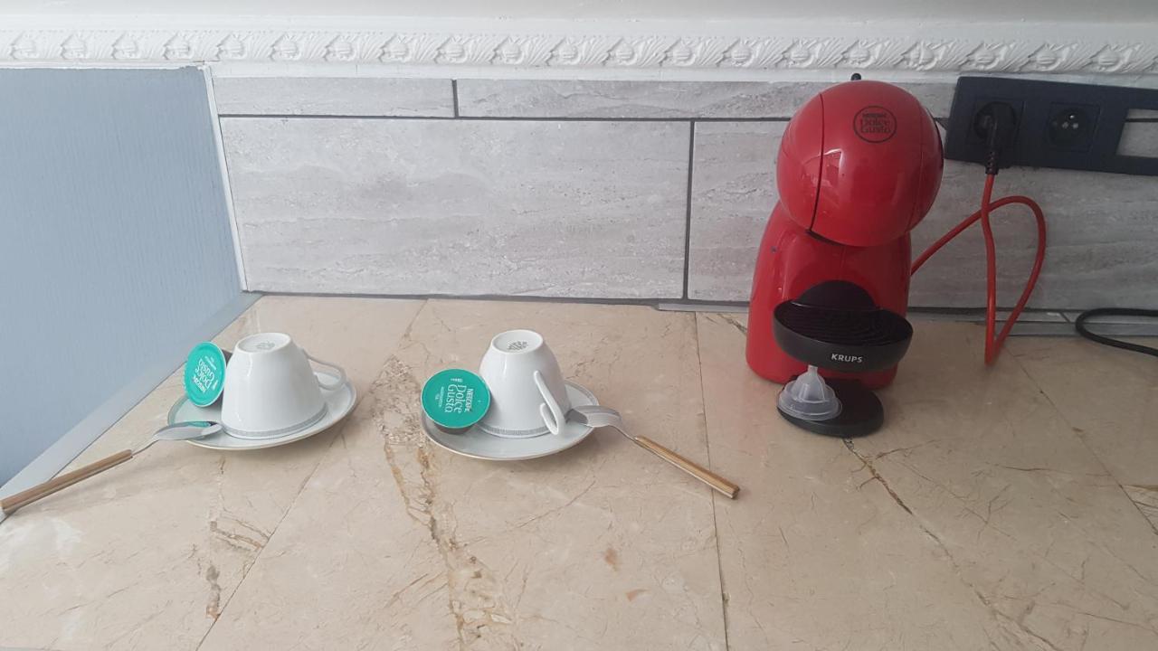 モンティニー＝シュル＝サンブルLe Petit Luxembourgアパートメント エクステリア 写真